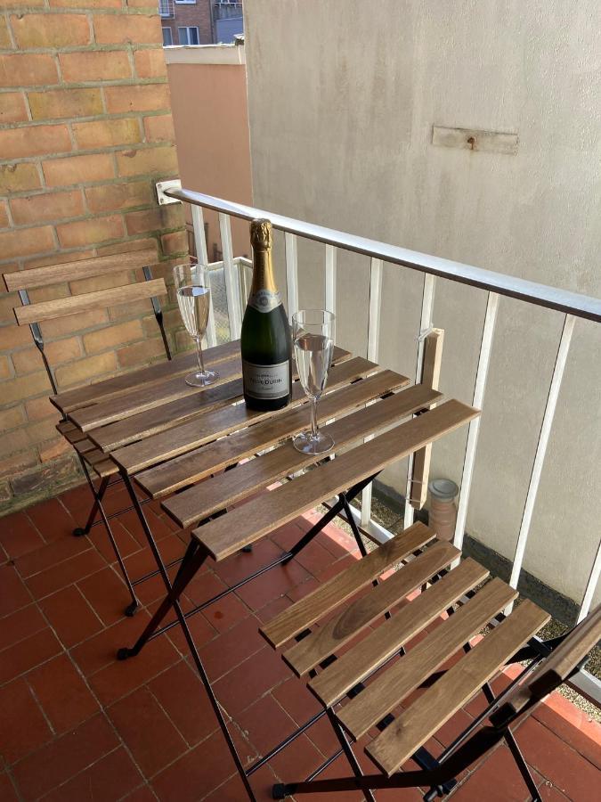 Weloveoostende - Newly Renovated Large Apartment 150M From The Beach - Including Bed Sheets And Final Clea-Ning Екстер'єр фото