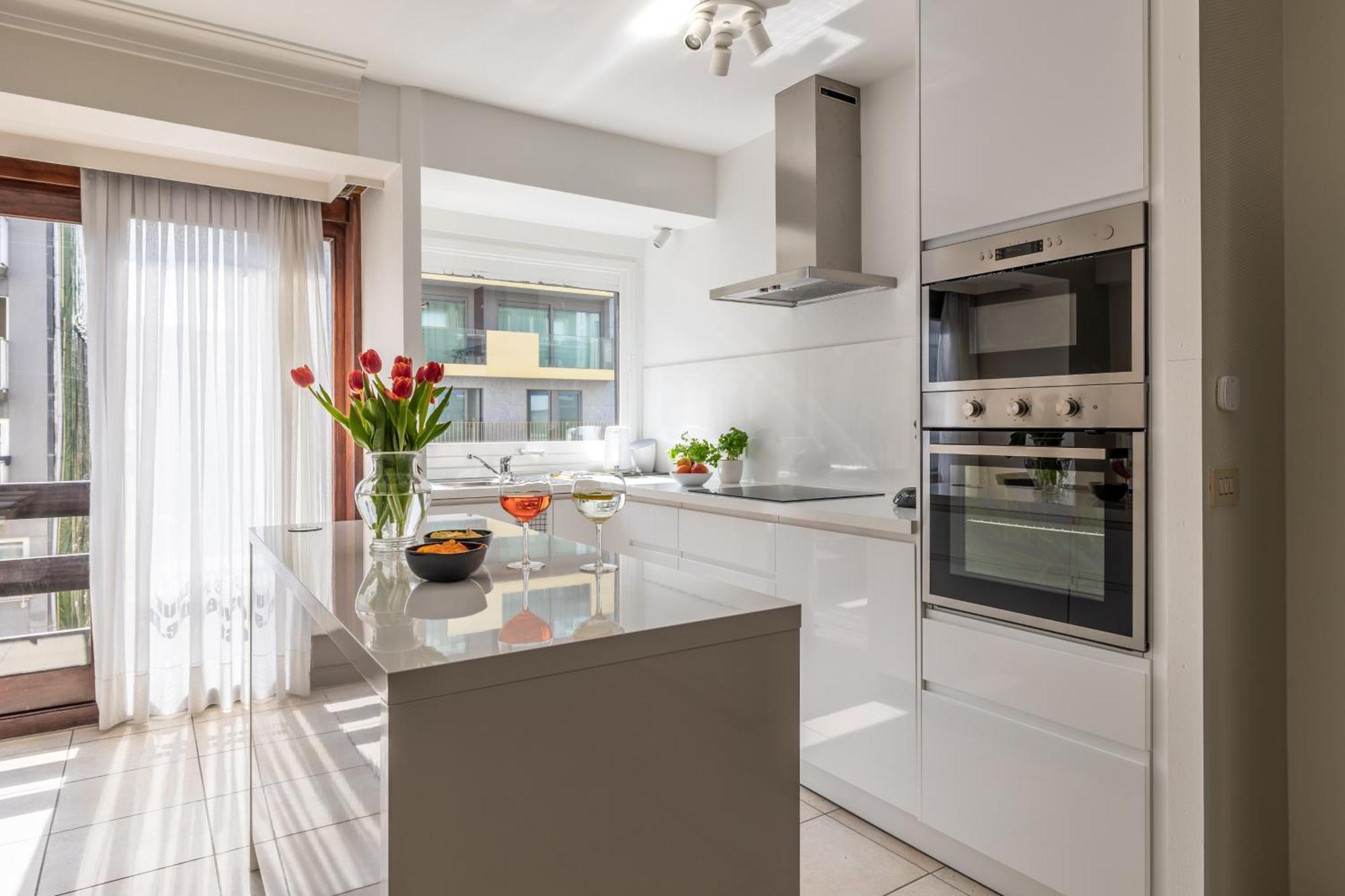 Weloveoostende - Newly Renovated Large Apartment 150M From The Beach - Including Bed Sheets And Final Clea-Ning Екстер'єр фото
