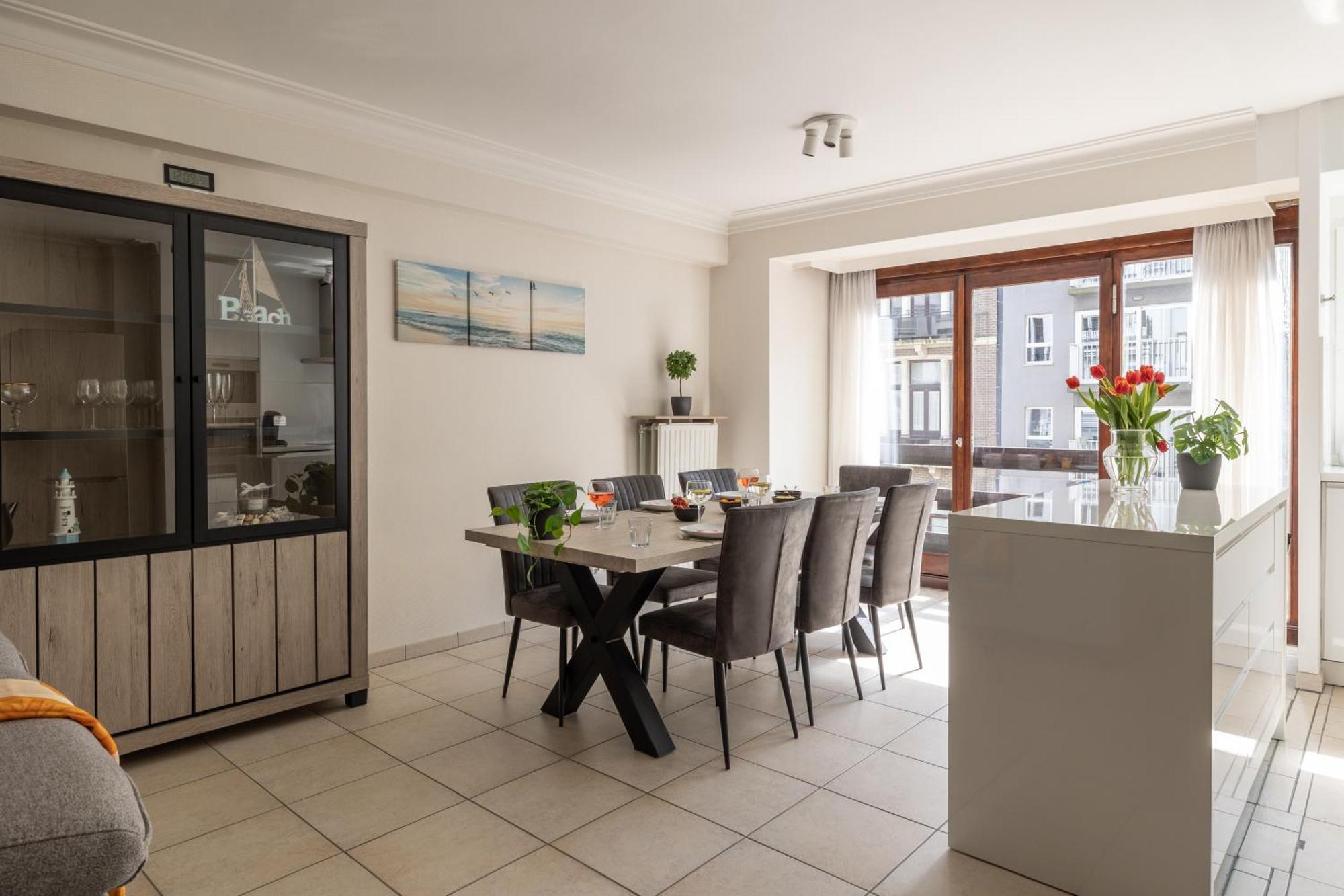 Weloveoostende - Newly Renovated Large Apartment 150M From The Beach - Including Bed Sheets And Final Clea-Ning Екстер'єр фото